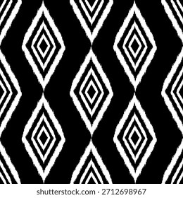 Este patrón de diamantes Ikat en blanco y negro sin costuras presenta Formas geométricas atrevidas y un aspecto textil tejido tradicional. Perfecto para impresiones de tela, decoración del hogar, diseño de moda, Fondo de pantalla, papel de embalaje