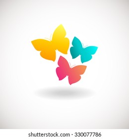 Logo de tres mariposas. Lotipo de color amarillo, rosa y azul. Señal de logotipo en colores de estilo plano. Para el salón de belleza, el centro de salud, el yoga y el masaje.