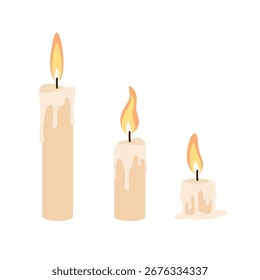 Tres velas de diferentes alturas con llamas y cera goteando, aisladas sobre un fondo blanco