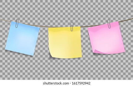 Tres notas adhesivas de color pegadas a clips de papel metálico en cinta sobre fondo transparente. Plantilla para el diseño. Ilustración del vector