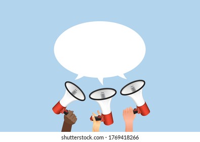 Tres manos sostienen altavoces con pancartas en la nube de habla. Plantilla cooperativa de notificación a gran volumen de información de emergencia de descuentos de anuncio de megáfono y vector de marketing de promoción de ventas.