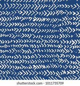 Tie dye watercolor seamless pattern. Vector tradition shibori print. Geometric rustic endless tile. Organic texture. Japan endless rapport.  Vector hand drawn tie dye oriental seamless pattern.