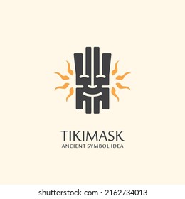 Tiki Maske Logo Design ideal für Beach Bar, tropische Resort oder Souvenirladen. Altes Vektorsymbol-Konzept.