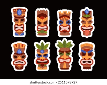 Máscaras Tiki. Conjunto de adesivos isolados em um fundo preto. Divindades de madeira na Polinésia. Rostos coloridos, emoções pronunciadas, dentes, elementos de ouro, pedras preciosas, folhas. Ilustração vetorial.