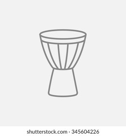 Timpani Line Symbol für Web-, Mobil- und Infografiken. Vektorgrafik, dunkelgraues Symbol einzeln auf hellgrauem Hintergrund.