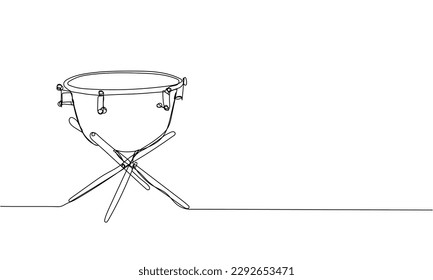 Timpani, tulumbas one line Art. Kontinuierliche Zeichenkette von Ethnic Drum, Musik, Interpret, Song, Vintage, Rock, Instrument, Band, Percussion, Sound, Bass, Musiker.