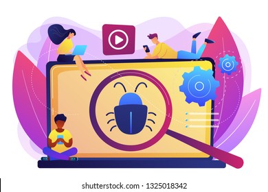 Kleine Geschäftsleute mit digitalen Geräten testen Demosoftware. Beta-Tests, neue Produkttests, User Experience-Konzepte im Vorverkauf. Helle, lebendige violette Vektorgrafik einzeln