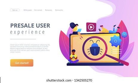 Pequeños empresarios con dispositivos digitales probando software de demostración. Prueba beta, pruebas de nuevos productos, concepto de experiencia de usuario presale. Plantilla de página web de aterrizaje violeta vibrante del sitio web.