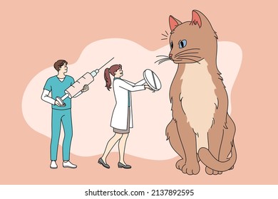 Kleine Ärzte behandeln heilende große Katzen geben Medikamente und Pille. Kleine Tierärzte helfen ungesunden Haustieren mit Arzneimitteln. Gesundheitsfürsorge für Haustiere und Hilfe für Tierärzte. Vektorgrafik. 