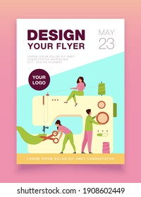 Kleine Schneider erstellen Outfit und Bekleidung auf Nähmaschine flache Vektorgrafik. Cartoon Frauen und Männer, die mit Mannequin arbeiten. Modedesignindustrie und Konzept für das Textilgeschäft