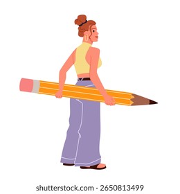 Jovem pequena segurando grande papelaria para estudar, escrever e editar notas, autor bonito e editor escrevendo conteúdo criativo. Menina de pé com lápis grande