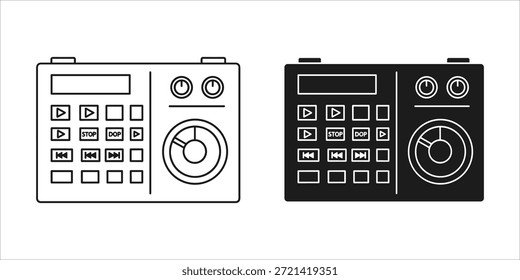 Título: Dos paneles de consola de mezcla de audio en blanco y negro con perillas de control y Botones
