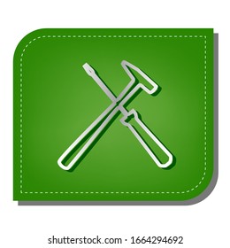 Herramientas (Tools), ilustración de signo. Icono de línea de gradiente plateado con sombra verde oscuro en hoja verde con parches ecológicos. Ilustración.
