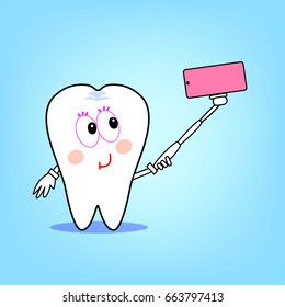 Tooth makes selfie. With healthy teeth do not be ashamed to take pictures of selfies.