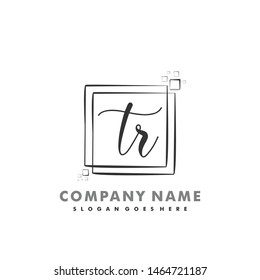 TR Initial beauty monogram logo vector
