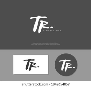 TR Escritura manual inicial o logotipo manuscrito para la identidad. Logo con firma y estilo dibujado a mano.