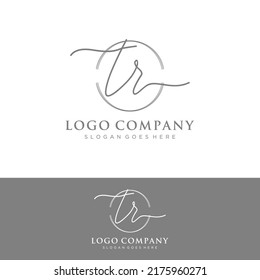 TR Letras iniciales, logotipo de firma de escritura a mano.