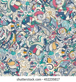 Tracery seamless calming pattern. Mehendi design. Ethnic colorful doodle texture. Indifferent discreet. Curved doodling mehndi motif. Vector.