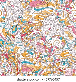 Tracery seamless calming pattern. Mehendi design. Ethnic colorful doodle texture. Indifferent discreet. Curved doodling mehndi motif. Vector.