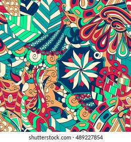 Tracery seamless calming pattern. Mehendi design. Ethnic colorful doodle texture. Indifferent discreet. Curved doodling mehndi motif. Vector.