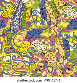 Tracery seamless calming pattern. Mehndi design. Ethnic colorful doodle texture. Curved doodling background. Vector.
