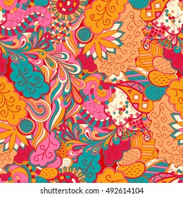 Tracery seamless calming pattern. Mehndi design. Ethnic colorful doodle texture. Curved doodling background. Vector.