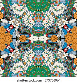 Tracery seamless calming pattern. Mehndi design. Ethnic colorful doodle texture. Curved doodling background. Vector.