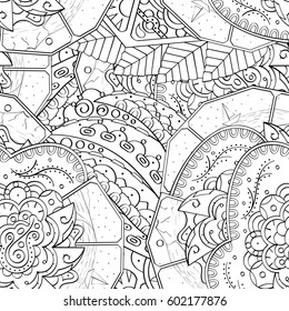 Tracery seamless calming pattern. Mehndi design. Ethnic monochrome binary doodle texture. Curved doodling black and white background. Vector.