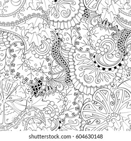 Tracery seamless calming pattern. Mehndi design. Ethnic monochrome binary doodle texture. Curved doodling black and white background. Vector.