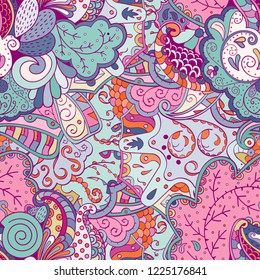 Tracery seamless pattern. Mehndi design. Ethnic colorful doodle texture. Curved doodling background. Vector