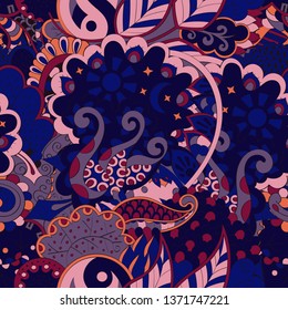 Tracery seamless pattern. Mehndi design. Ethnic colorful doodle texture. Curved doodling background. Vector
