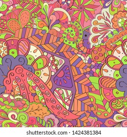Tracery seamless pattern. Mehndi design. Ethnic colorful doodle texture. Curved doodling background. Vector