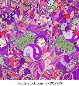 Tracery seamless pattern. Mehndi design. Ethnic colorful doodle texture. Curved doodling background. Vector