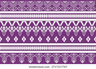 Patrón étnico geométrico tradicional inspirado en motivos textiles del sudeste asiático, adorno simétrico estilo píxel en púrpura y blanco, ideal para tela, Fondo de pantalla, embalaje y diseño de impresión de Vector.
