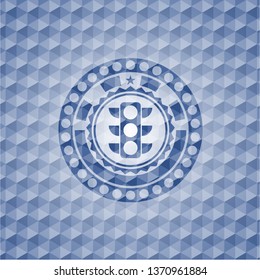 traffic light icon inside blue polygonal badge.