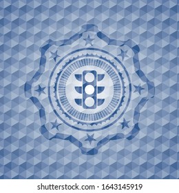 icono de semáforo dentro del emblema azul con un patrón geométrico.