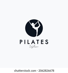 Diseño creativo del logo vectorial del formador Pilates Woman Silhouette