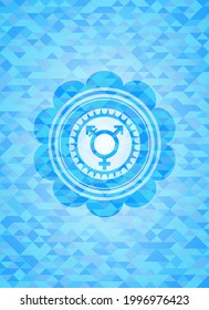 icono transgénero dentro del emblema azul claro con fondo de mosaico triangular. 