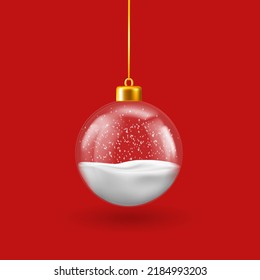 Balón de Navidad transparente con nieve dentro colgando de rayas doradas, vector ilustración 3D realista. Elementos decorativos de baloncesto de vacaciones en baudillo. Decoración de tarjetas de felicitación de Navidad y Año Nuevo