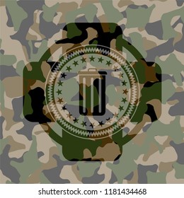 trash can icon inside camouflaged emblem