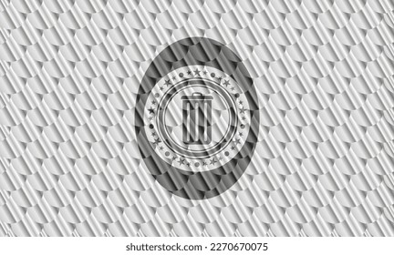 icono de la papelera dentro de la placa de color plateado. Patrón de escalas. Ilustración vectorial. Detallado. 