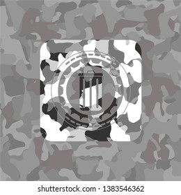 trash can icon on grey camo texture