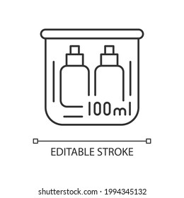 Flaschen mit Reisegeschwindigkeit 100 ml Linearsymbol. Tragbare Ausstattung mit Kosmetikprodukten. Dünne, anpassbare Illustration. Contour-Symbol. Vektor-einzelne Rahmenzeichnung. Bearbeitbarer Hub