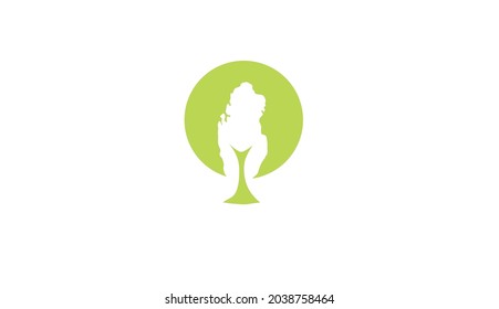 Logo de un árbol para un mapa de Qatar en un hermoso color verde calmado