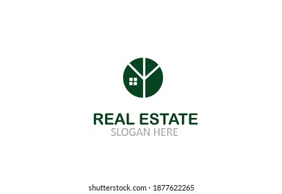 Diseño del logotipo inmobiliario de árbol
