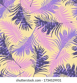 Trend Sommer nahtlose Muster mit tropisch rosa violetten Pflanzen auf einem gelben Hintergrund. Blumenmuster.Trendy Sommer Hawaii Druck.  Kreativer abstrakter Hintergrund. Dschungel geht. Exotische Tapete.