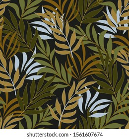 Trend tropical seamless background with bright orange and white plants and leaves on green background. Tropical botanical. Exotic wallpaper. Printing and textiles. 