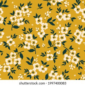 Patrón floral vectorial sin fisuras de moda. Impresión impecable hecha de flores blancas pequeñas. Motivos de verano y primavera. Fondo dorado amarillo. Ilustración vectorial de material.