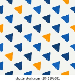 Triangle motif minimal geometric print. Paint brush seamless pattern. Freehand grunge design background. Trendy handdrawn modern simple geo ornament. Artistic hand drawn abstract vector wallpaper