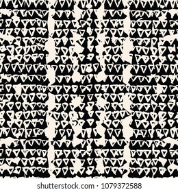 Triangle tie dye pattern. Shibori seamless background. Geometric china ink natural print. Organic vector japanese design. Watercolor indonesian tile. Triangle seamless pattern. Japan kimono print.